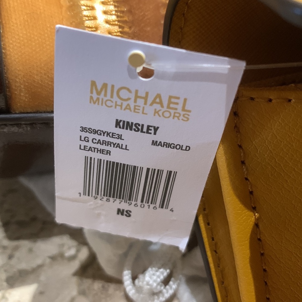 NWT Michael Kors Kingsley Marigold set - Picture 8 of 8